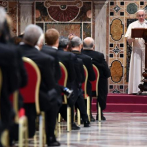 El papa promete que la Iglesia combatirá la pederastia, 