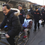 Hombre hiere con martillo a 20 niños en escuela de Beijing