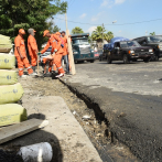 MOPC interviene calles deterioradas del DN para mejorar movilidad
