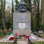 Vandalizan la tumba de Karl Marx en Londres