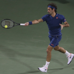 Federer supera primera ronda en Dubai