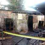 Incendio afecta taller de ebanistería; provoca pánico en estación de GLP y escuela