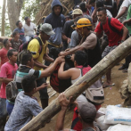 Decenas sepultados en desplome de mina ilegal en Indonesia