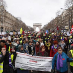 Francia: chalecos amarillos marchan en París, otras ciudades