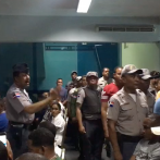 Decenas de oficiales se quejan en el Palacio de la Policía de que no fueron ascendidos