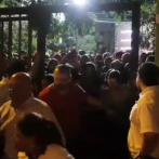 Video: Salida de asistentes a Luis Miguel provoca caos en puerta Ortega y Gasset