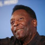 Pelé, nuevamente ingresado en un hospital a su llegada a Brasil