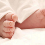 Nace un bebé concebido por primera vez por tres progenitores en Grecia