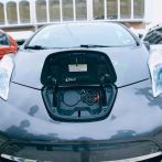 Taxis eléctricos se cargan también con paneles solares