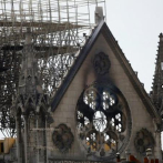 Los bomberos temen por el frontón de las fachadas laterales de Notre Dame