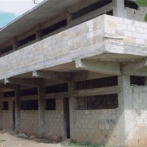 Iglesia dice falta supervisión en la construcción de escuelas