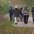 Los reyes de Bélgica y sus hijos recorren el Camino de Santiago en España