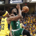 Brown pone a Celtics a un triunfo de la semifinal de Conferencia