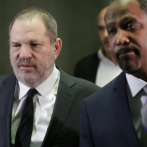 Grupos noticiosos luchan por audiencia abierta a Harvey Weinstein