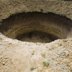 Mexicano queda atrapado en hoyo que cavó para espiar a su expareja