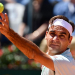 Federer trilla victoria con su saque magistral