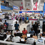 Dominicanos piden “fiao” para comprar regalos de las madres