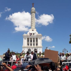 Rechazan modificación a la Constitución en acto en zona monumental de Santiago
