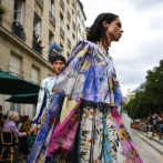 Louis Vuitton trae la primavera más floral al centro histórico de París