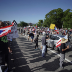 Manifestantes contra gobernador de Puerto Rico bloquean principal avenida de San Juan
