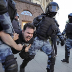 Policía detiene a mil manifestantes que reclamaban elecciones libres en Moscú