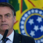 Bolsonaro quiere legalizar minería en Amazonía y duda de asesinato de cacique