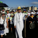 Cientos de salvadoreños comienzan peregrinación por san Óscar Romero y la paz