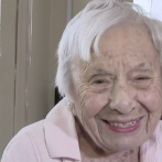 Mujer de 107 años dice secreto de su longevidad es que nunca se casó