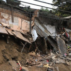Mueren seis personas por el derrumbe de dos viviendas en Valparaíso