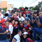 Atletas dominicanos salen a desfilar por las calles de Santo Domingo el triunfo en los Panamericanos