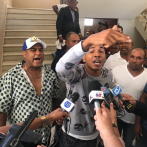 Quejas y epítetos contra exfiscal de Villa Vásquez mientras le conocen coerción por caso barbería