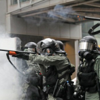 Policía de Hong Kong dispara al aire por primera vez desde inicio protestas
