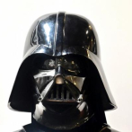 Subastan casco de Darth Vader entre tesoros de Hollywood valorados en USD 10 millones