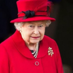 La reina Isabel II sorprende a sus íntimos colaboradores