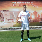 El Sevilla ficha al mexicano Javier 'Chicharito' Hernández