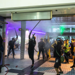 Los manifestantes de Hong Kong vuelven a tomar estaciones de metro tras fracasar en el aeropuerto