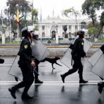 Perú queda sumido en la incertidumbre tras el choque de poderes
