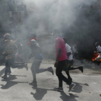 Centenares de opositores intentan llegar a casa del presidente de Haití