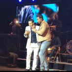 Romeo Santos se aparece en show de Raulín Rodríguez para felicidad del público