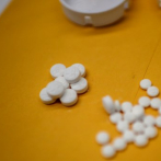 Farmacéuticas alcanzan acuerdo negociado, antes de juicio por crisis de opioides en EEUU