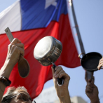 Tres muertos más por disturbios en Chile, inician marchas
