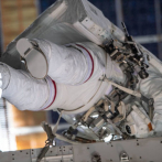 Unos guantes se contaminaron durante la caminata espacial femenina