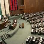 Diputados avalan ley que termina con el fuero presidencial en México