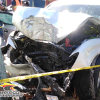 Mueren dos personas al chocar el vehículo con un poste de luz en la Cayetano Germosén
