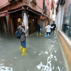 El agua empieza a descender en Venecia tras un nuevo día de inundaciones