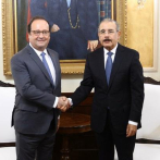 Danilo Medina recibe a expresidente francés François Hollande en Palacio Nacional