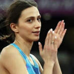 Campeona de salto fustiga a líderes del atletismo ruso