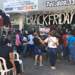 Tapones, gente en tiendas de pacas y multas al 2x1: el ambiente de la Duarte en este Viernes Negro