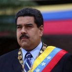 Maduro entrega 13,000 fusiles para proteger empresas básicas del este de Venezuela