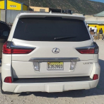 Detienen a cónsul haitiana en la frontera por ir en vehículo buscado por la DEA en el país